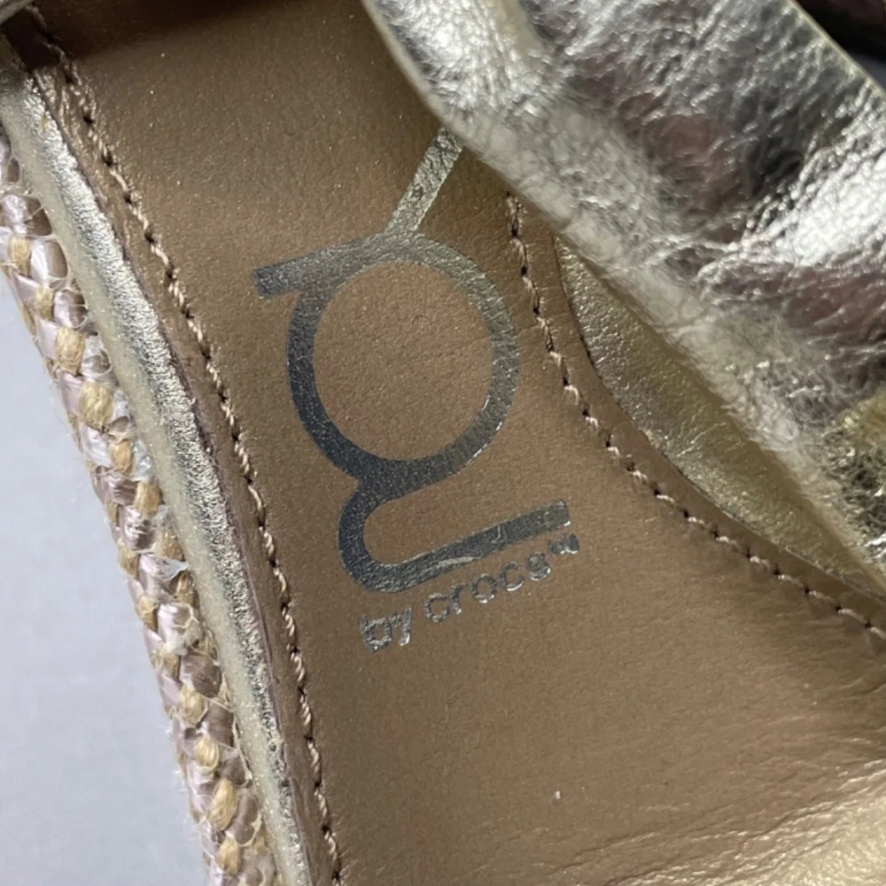 NEW You by Crocs Shoes Womens 8 gold brown leather wedge heels summer cocktail - Picture 6 of 11